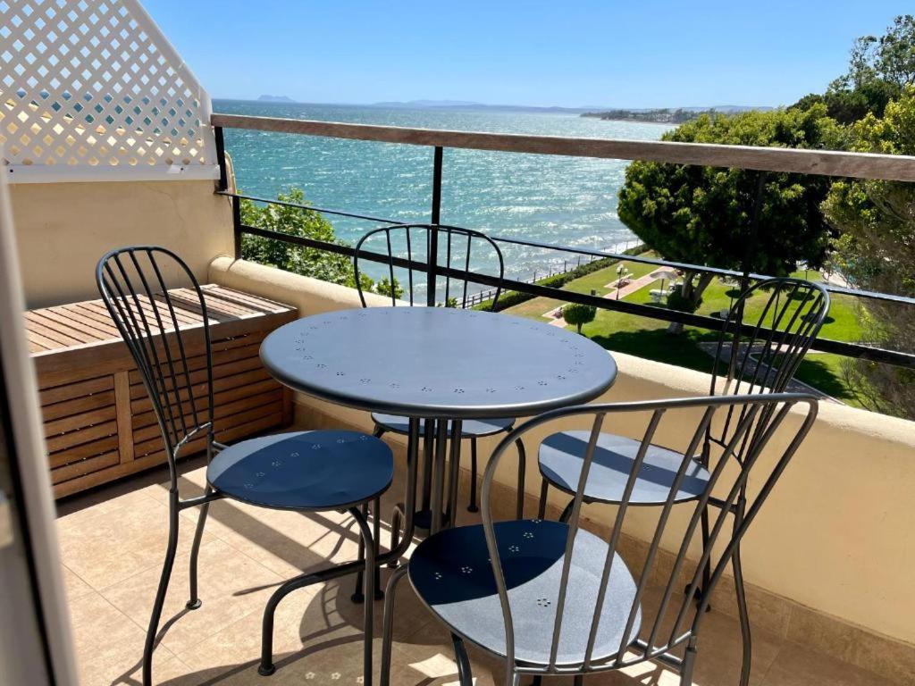 Seaside View Apartment Estepona Bagian luar foto